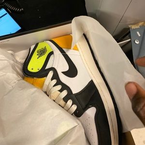 Jordan 1 retro size 4